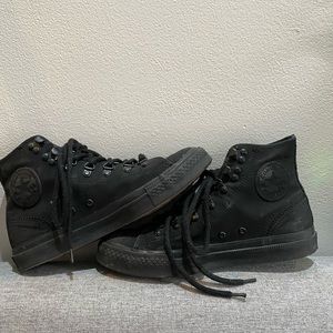 Black converse all stars
